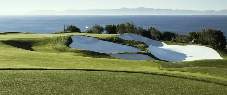 Access to Trump International Golf Club Oman